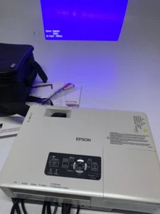 Proyector Epson PowerLite EMP-1710 3LCD LCD 2700 lúmenes 427 horas de lámpara/con cable/ - Imagen 1 de 8