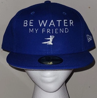 New Era-Bruce Lee-Be Like Water My Friend-Talla 7 3/4 Foto 1 de 4