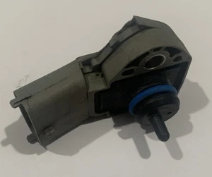 SENSOR DE PRESIÓN DE COMBUSTIBLE ORIGINAL BOSCH 0261230110 VOLVO S60 / V70 8699449 - Imagen 1 de 3