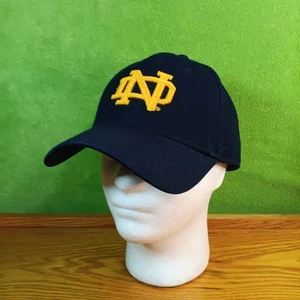 Sombrero ajustado Notre Dame Zephyr 7 1/4 azul marino clásico logotipo lucha irlandés NCAA - Imagen 1 de 10