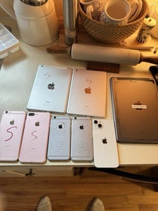 iPad/iPhone lot for parts - Photo 1/8