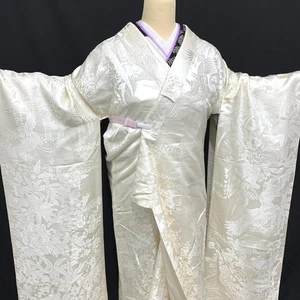 Uchikake Bridal Kimono with Peony, Chrysanthemum, Plum, Crane, Size Approx. 407z - Picture 1 of 8