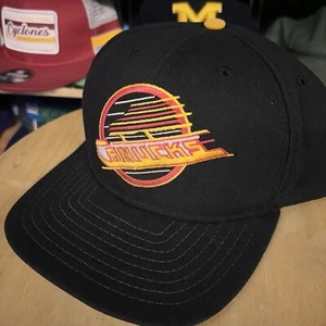 VTG 90s New Era Low Profile Vancouver Canucks Hat - Snapback Cap - CLEANED! - Picture 1 of 10