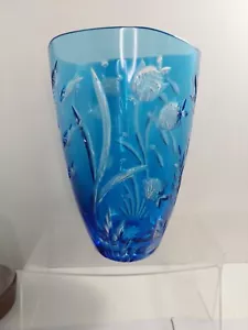 Vintage Handmade Crystal Vase Fish Ocean Cobalt Blue Cut To Clear Design Guild - Picture 1 of 12