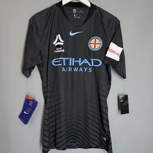 CAMISETA NIKE M NUEVA CON ETIQUETAS AUTÉNTICA EDICIÓN TERCER JUGADOR MELBOURNE CITY 2018/2019 - Imagen 1 de 10