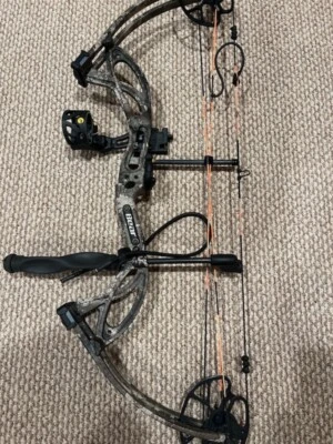 Bear Archery AV83B21007R Cruzer G2 Adult Compound Bow - Realtree Edge - Image 1 of 4