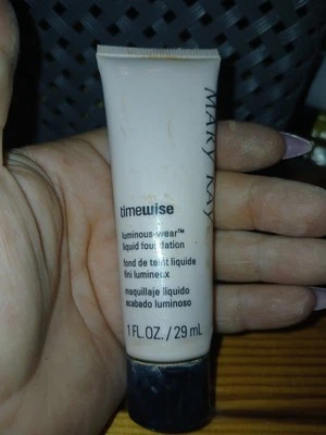 (1) nwob Mary Kay TimeWise BEIGE 1 Luminous Wear Liquid Face Foundation 1oz - Image 1 of 4