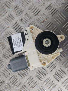 Moteur de lève Vitre Arrière Droit BROSE - RENAULT MEGANE III (3) Réf 827306548R - Picture 1 of 4