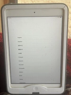Apple iPad mini 2 Wi-Fi/Celular 16GB MF074LL/A, A1490 - DESBLOQUEADO con Paquete de Estuche Foto 1 de 4