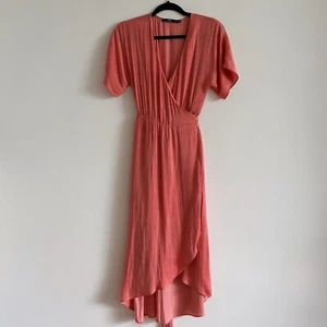 Sportsgirl Size 8 Peach Pink Apricot Coloured Wrap Dress Midi Satin Silky  - Picture 1 of 17