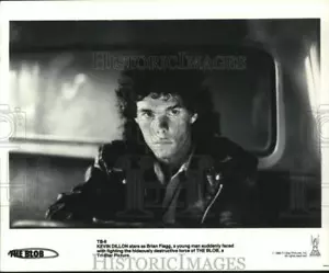 1988 Press Photo Actor Kevin Dillon in "The Blob" Movie - lrp76371 - Picture 1 of 2