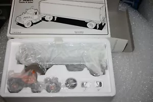 NIB 1ST FIRST GEAR MACK 1960 MODEL B-61 yellow transit TRACTOR&TRAILER - Picture 1 of 2