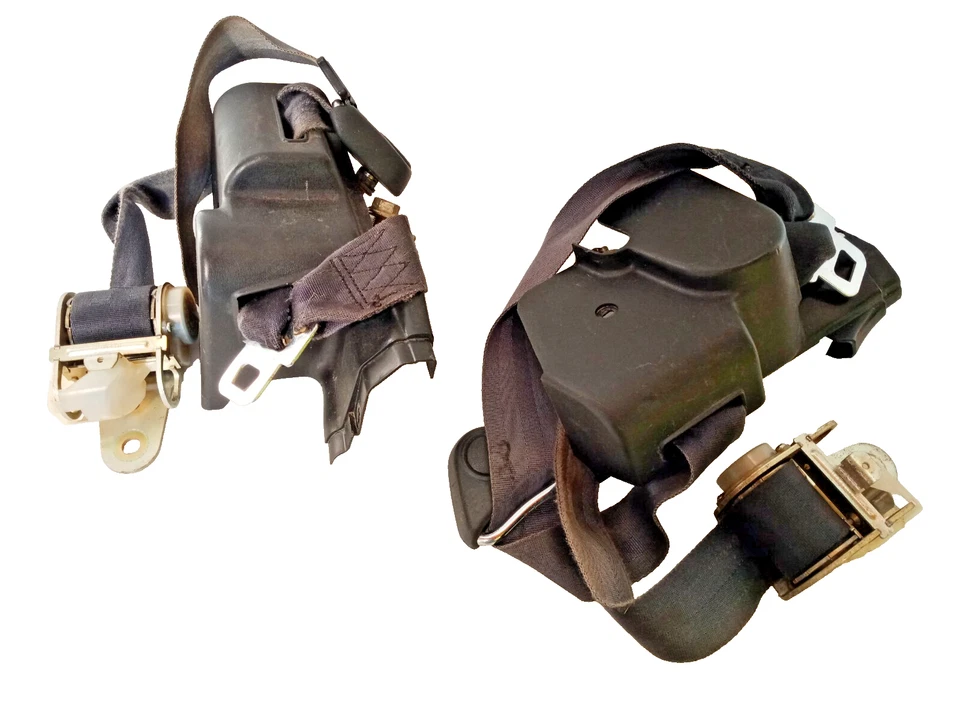 1975 TOYOTA COROLLA 3 Point Seat Belt Set W/ Plastic Covers 142103 Toki Rika Co. - Image 1 of 4