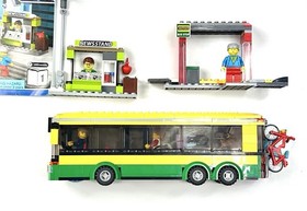 LEGO CITY: 60154 Bus Station, Stop News Stand