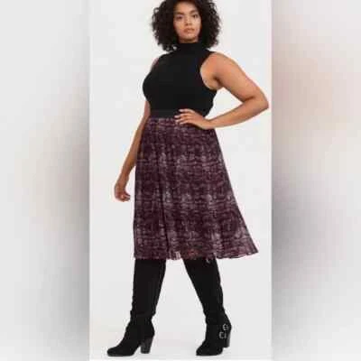 Torrid Midi Chiffon Pleated Skirt Women's Size 0 Maroon Black Snake Print  - Image 1 of 4