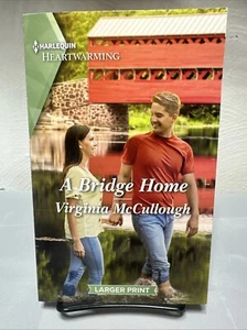 "A Bridge Home" A Heartwarming Harlequim Romance Large Print Paperback - Foto 1 di 5