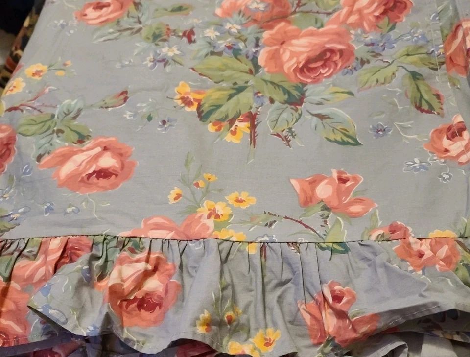 Rare 1994 Vintage Ralph Lauren Garden Rambler Queen Ruffled Flat Sheet - Image 1 of 4