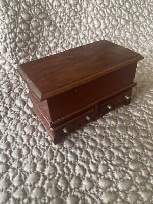 Dollhouse Mahogany Two -Drawer Blanket Chest 1:12. FREE SHIPPING — 第 1/4 张图片