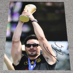 Foto autógrafa auténtica firmada personalmente a mano de Mats Hummels 12x8 - Alemania - Imagen 1 de 2