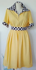 18/20 - 70's yellow cotton knit A-line dress, B&W contrast collar, cuffs belt - Picture 1 of 9