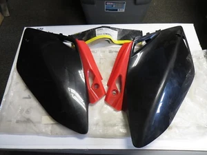 NOS Acerbis Red & Black Side Cover Panels Fits: Honda 2005 CRF450 0008127.323 - Picture 1 of 9