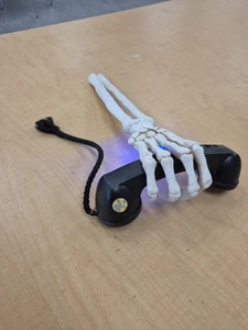 RARO Gemmy Haunted Halloween Scheletro Telefono Parlante Suoni e Luci - Foto 1 di 7