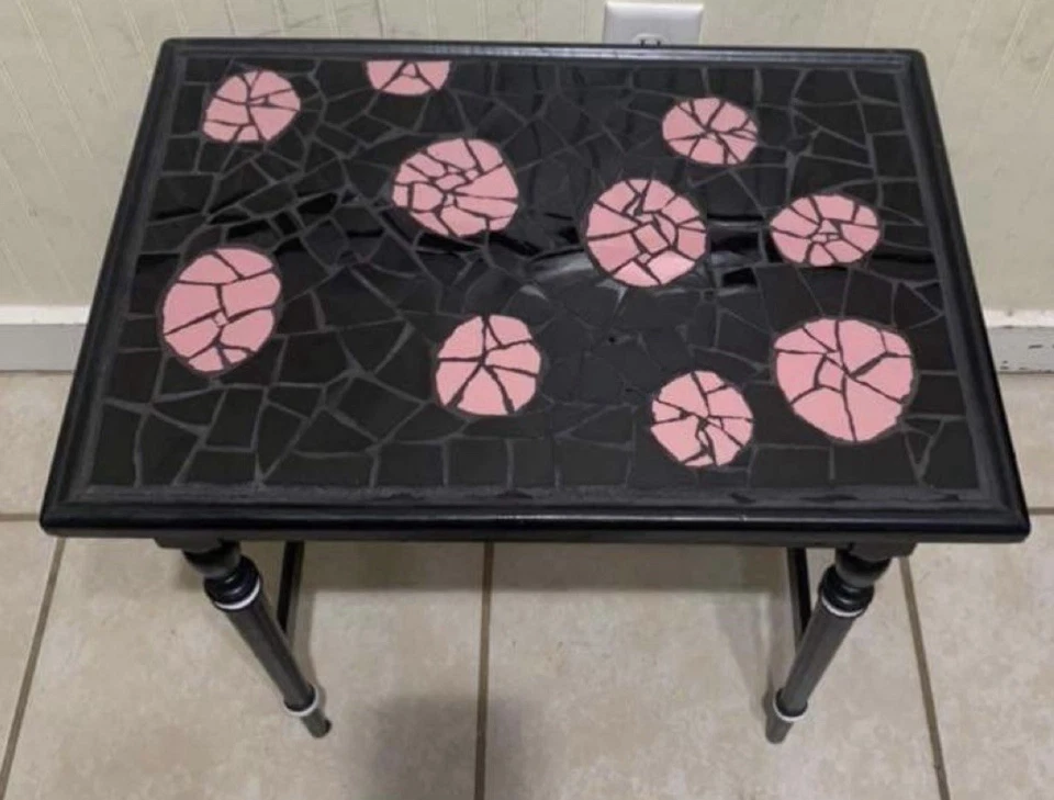 Приставной столик ручной работы из мозаичной плитки с черными розовыми кругами подставка для растений поворотная 21 дюйм - Изображение 1 из 1