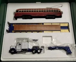 Corgi US24903 ~ Kenworth W925 PCC Streetcar on 5-Axle Lowboy 1:50 Scale Diecast - Picture 1 of 2