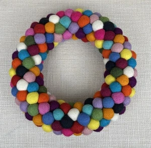 "Guirnalda de pompones de fieltro de lana - decoración colgante para el hogar - hecha a mano multicolor 10"" de diámetro" - Imagen 1 de 13