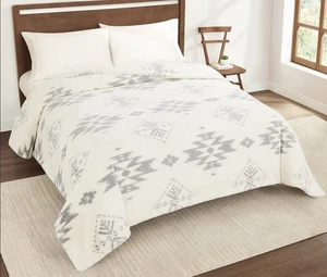 Pendleton Faux Fur Luxe Blanket QUEEN 98 in. x 92 in. Birch Tree Polyester New - Picture 1 of 6