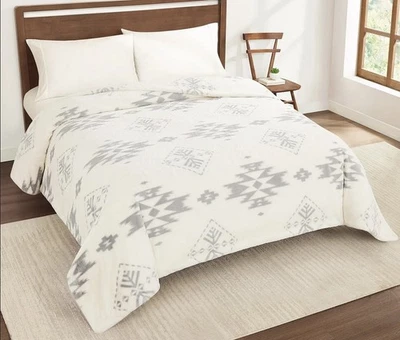 Pendleton Faux Fur Luxe Blanket QUEEN 98 in. x 92 in. Birch Tree Polyester New - Image 1 of 4