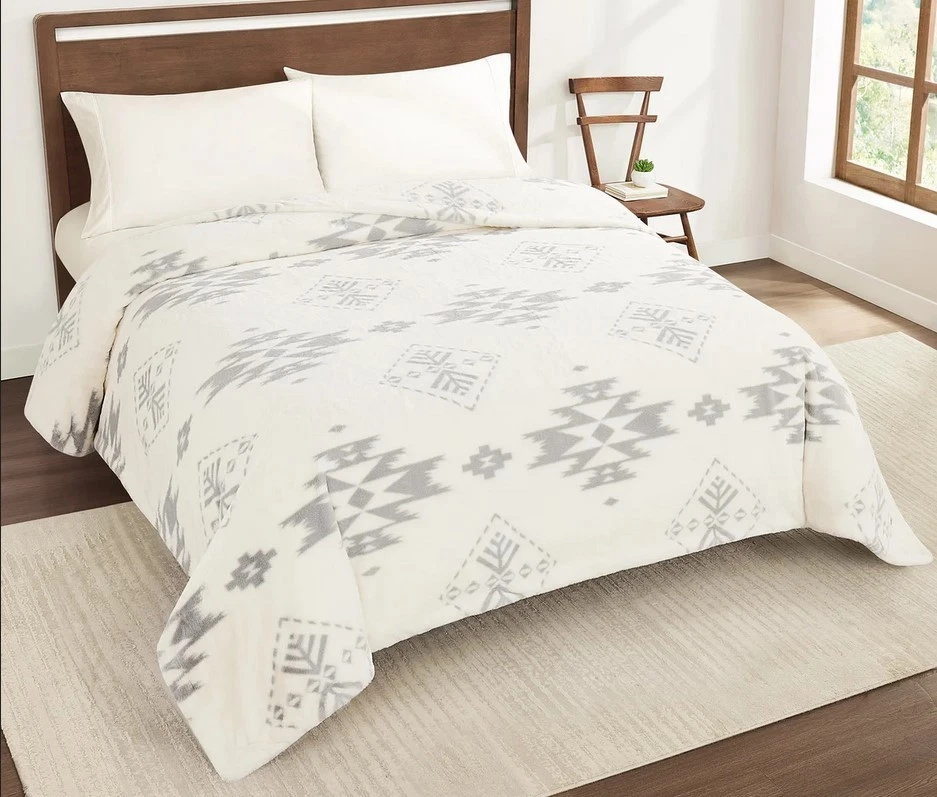 Pendleton Faux Fur Luxe Blanket QUEEN 98 in. x 92 in. Birch Tree Polyester New - Image 1 of 4