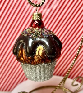 POLISH GLASS CHOCOLATE FUDGE CUPCAKE TREE ORNAMENT CHERRY FROSTING GLITTER - Picture 1 of 8