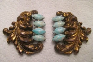 ART NOUVEAU ANTIQUE PAIR DRESS CLIPS BRASS TONE METAL W/ BLUE SPECKLED STONES - Picture 1 of 11