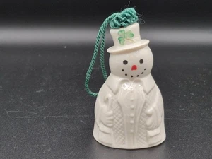 Vintage Belleek Snowman W/Shamrock Top Hat Ornament - Bild 1 von 6