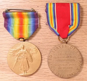 US WWII Bronze Victory Medals Set of Two X340A - Picture 1 of 2