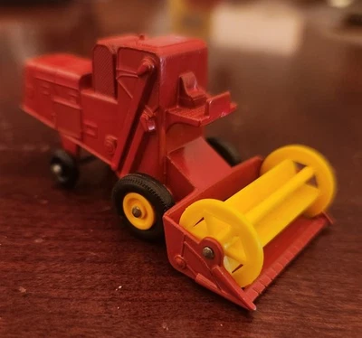 КОМБАЙН MATCHBOX CLAAS NO 65c почти как новый - Изображение 1 из 4