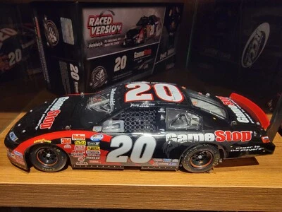 Joey Logano #20 2008 autografiado - GameStop/Kentucky primera victoria nacional - 1/24  Foto 1 de 4