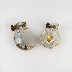 Claire’s Gold-tone Sun & Moon 0.5" Clip-On Drop Earrings - Picture 1 of 2
