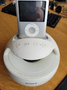 Sony RDP-V20IPW Attive Minispeaker + Bianco con ipod 4 GB usato - Picture 1 of 6