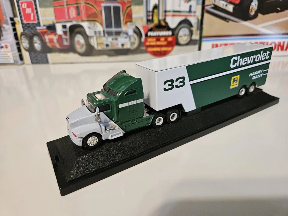 1/87 Scale Diecast Kenworth T600 Racing Champions Limited Edition  - Image 1 of 4
