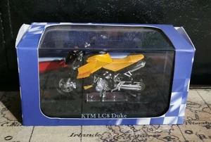 Atlas KTM LC8 Duke Collectors Die-Cast Model - 1/24 Scale - Picture 1 of 4