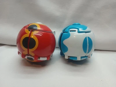 "Lote de 2 tomy Pokemon Throw N Pop Poke Ball 2017 3"" (sin figuras)" Foto 1 de 4