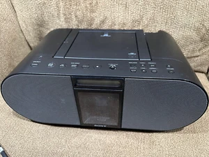 Sony ZS-S4iP Stereo Boombox CD Player AM FM Radio AUX iPod Dock Tested Working - Picture 1 of 5