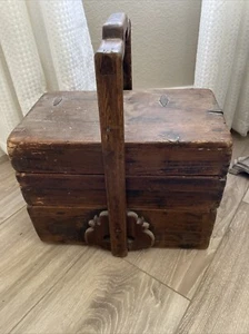 Antique Sewing Basket 17x14 - Picture 1 of 4