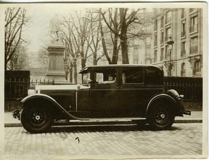 FOTO Schnappschuss, eine Frau Fahrerin eines Oldtimers Oldtimer - Bild 1 von 1