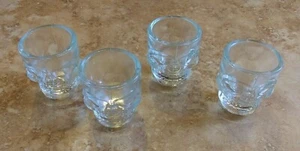 Juego de 4 vasos de chupito calaveras decoración de Halloween etc. - Imagen 1 de 7