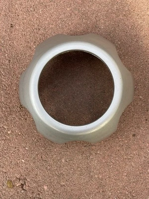 Nissan Xterra Frontier 1999-2015 OEM plateado abierto 4x4 puerto agujero tapa central de rueda Foto 1 de 4