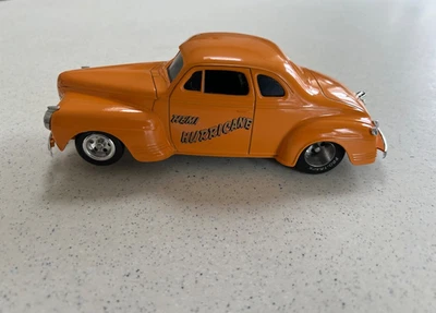 AMT ESCALA 1/25 '41 PLYMOUTH en un CHASIS DINÁMICO con un MOTOR HEMI MODIFICADO REBOBINADO Foto 1 de 4