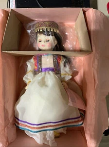 MADAME ALEXANDER DOLL - SALOME - 1412 - 1985 - WITH BOX - 14" TALL - Picture 1 of 3